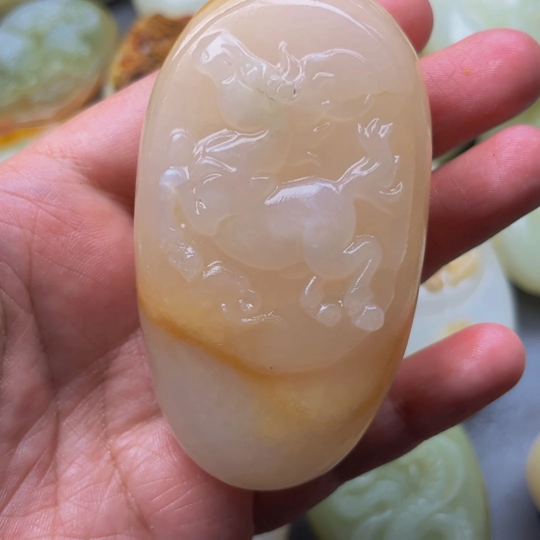 石材方解石手把件马