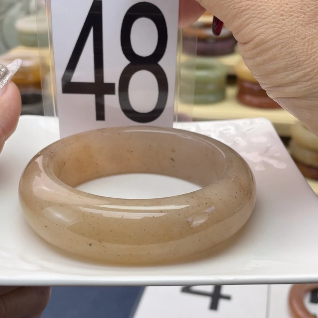 【闪购商品】石英质玉手镯未镶嵌