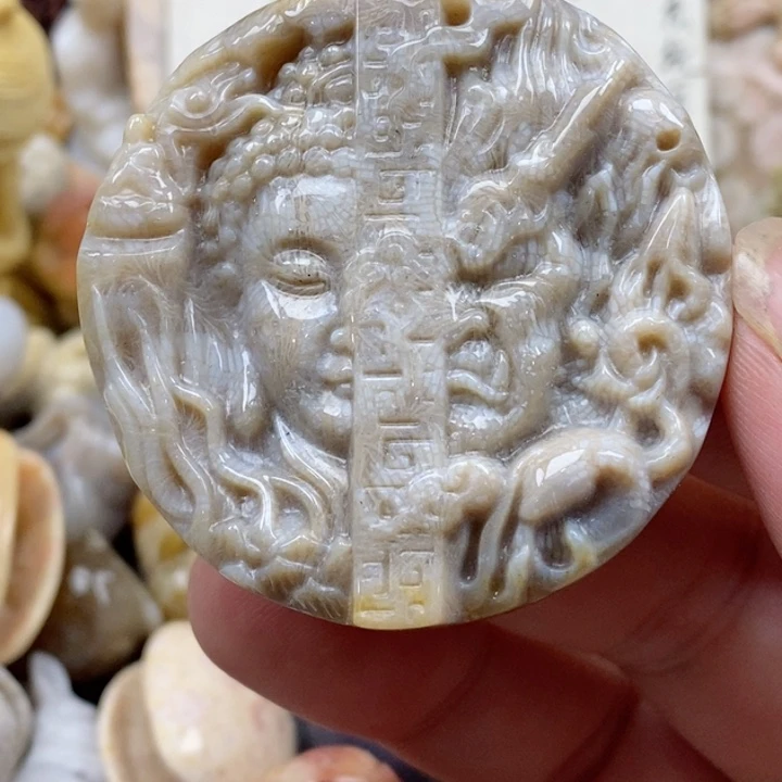 颈饰未镶嵌硅化珊瑚（珊瑚玉）