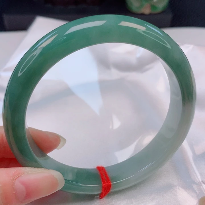 邓***茗翡翠手镯未镶嵌60 61圈