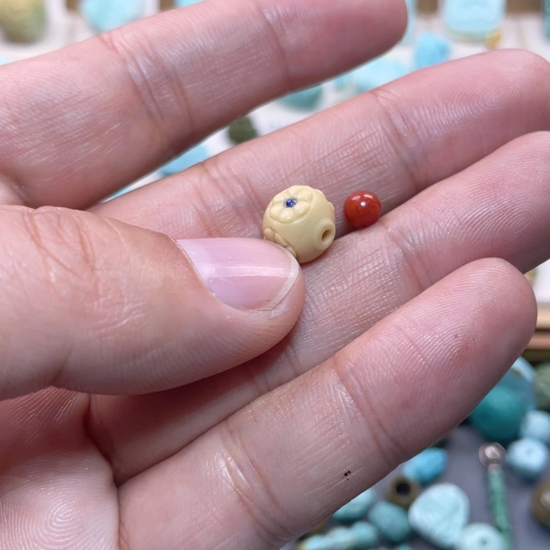 南红玛瑙配饰未镶嵌