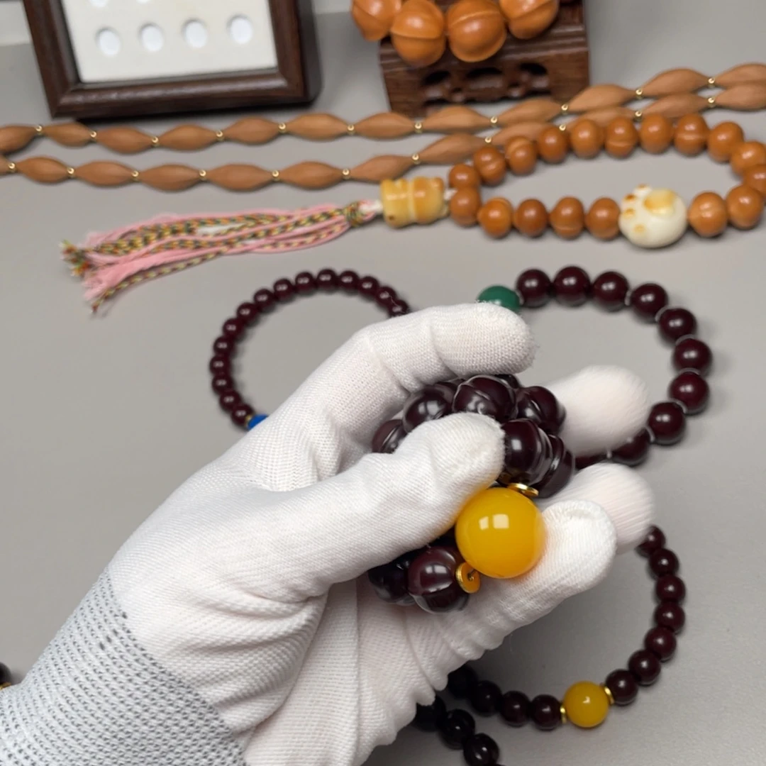 江***、手串猴头核桃鲨鱼