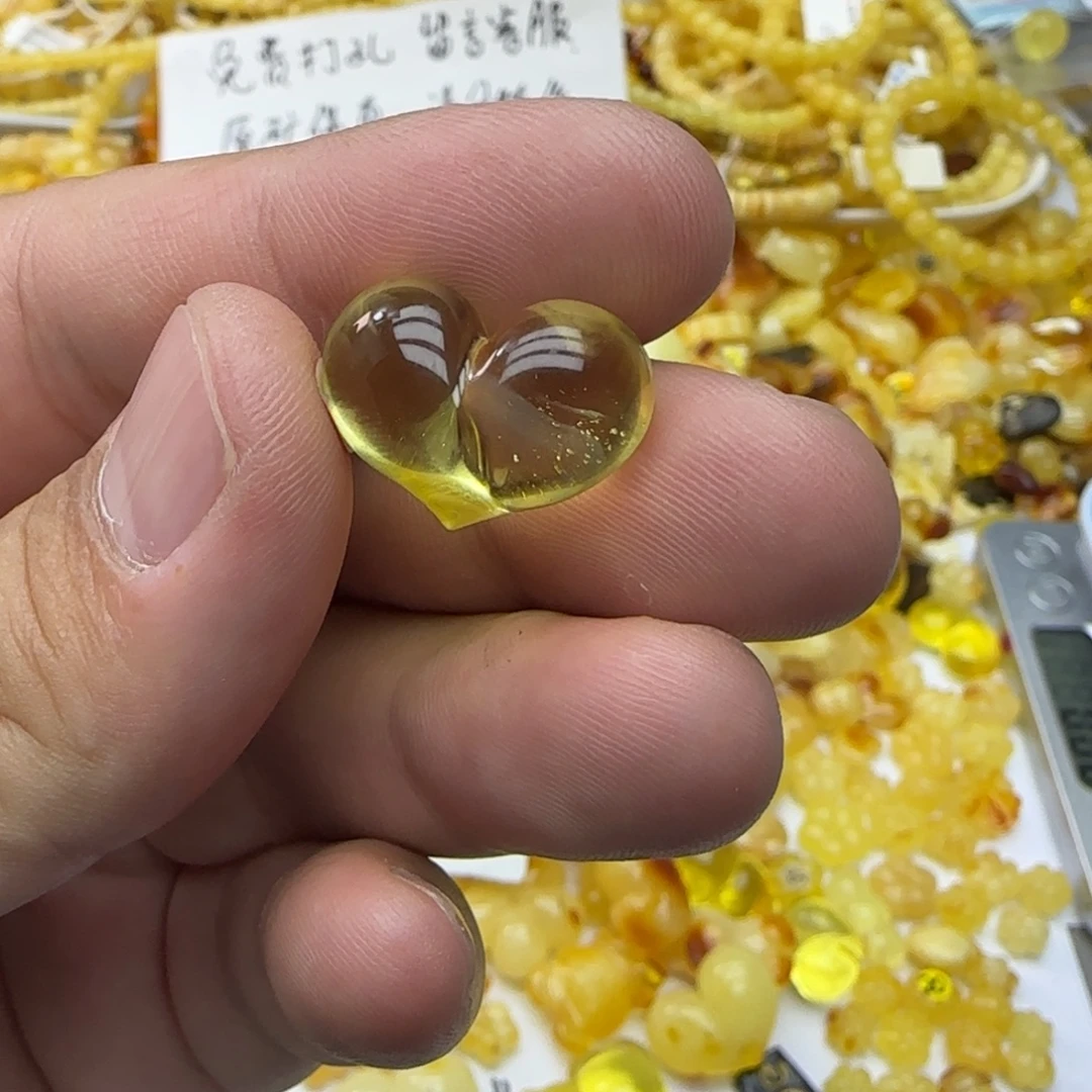 琥珀未镶嵌裸石1.93克01