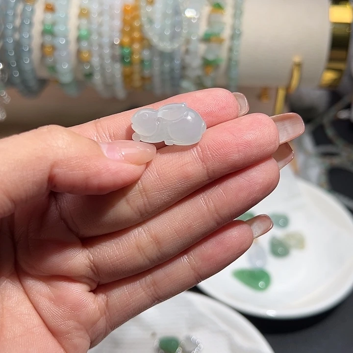 翡翠未镶嵌手链翡翠材质