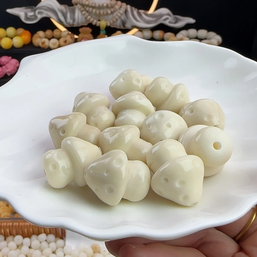 菩提根/象牙果吊坠微瑕疵牙果白色尖头蘑菇4颗