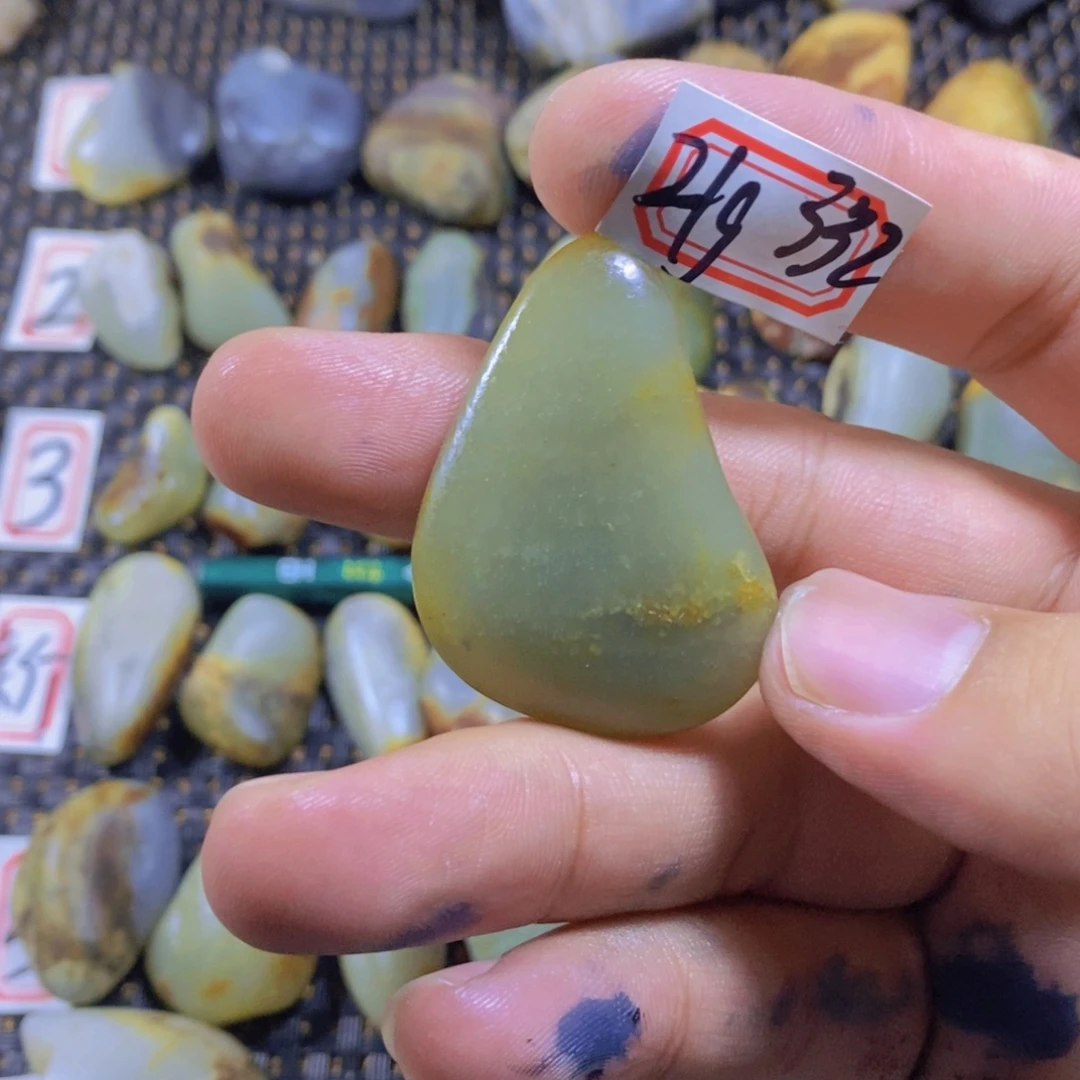 和田玉（糖玉）未镶嵌颈饰