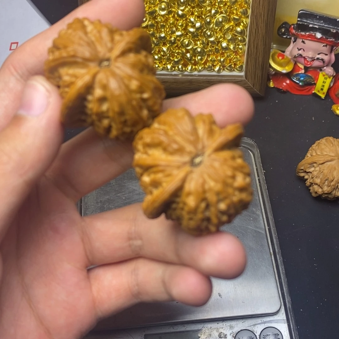 吊坠文玩核桃血麒麟