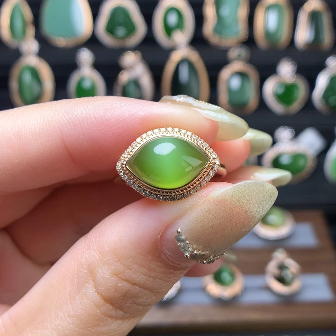 和田玉首饰18K金镶嵌