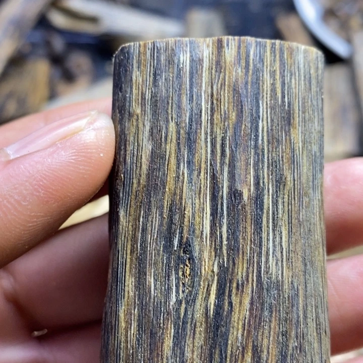 沉香吊坠克重23克