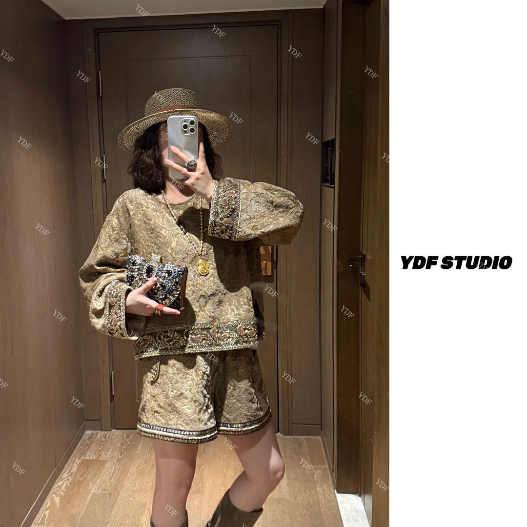 YDFSTUDIO小众【自由发光】早秋重磅暗纹拼接刺绣设计上衣+短裤套装
