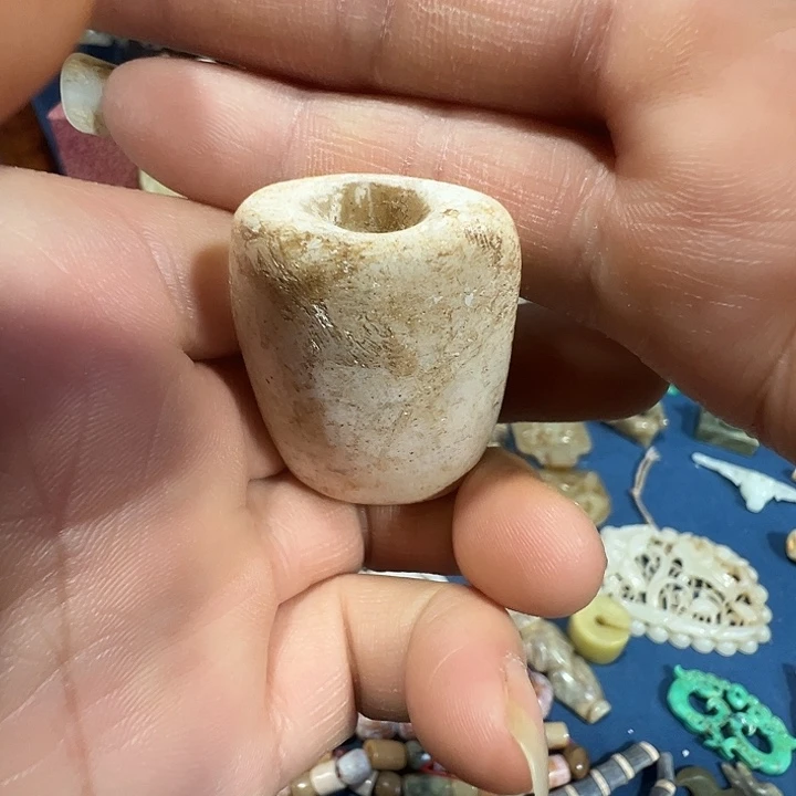 透闪石质玉未镶嵌挂件