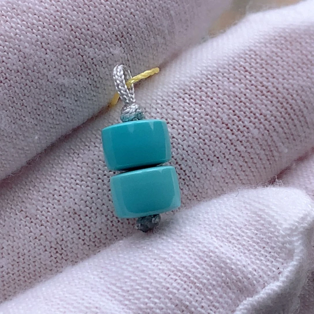 绿松石未镶嵌颈饰