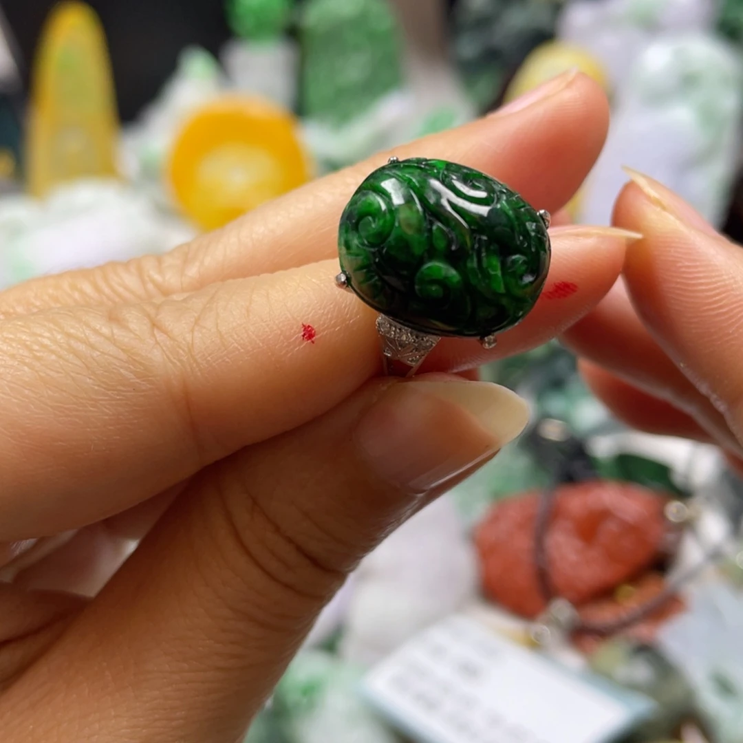 翡翠颈饰未镶嵌冰*牌子