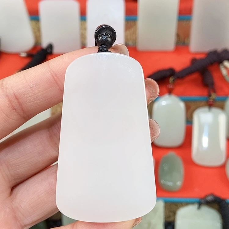 【闪购商品】颈饰未镶嵌和田玉