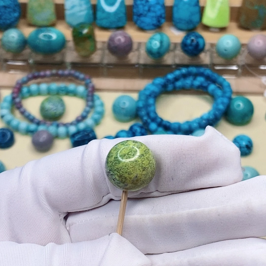 绿松石未镶嵌珠宝奇石