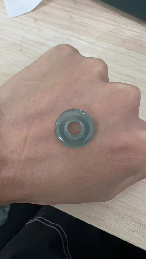 天然翡翠天空蓝甜甜圈