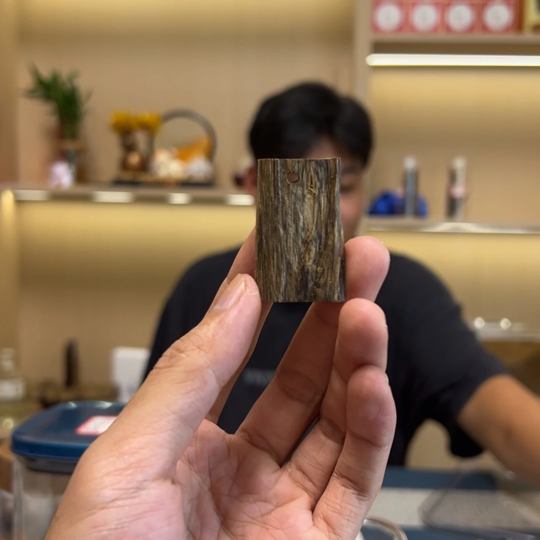 沉香透顶绿素牌老料