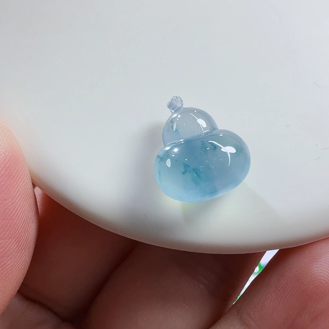 翡翠未镶嵌颈饰裸石