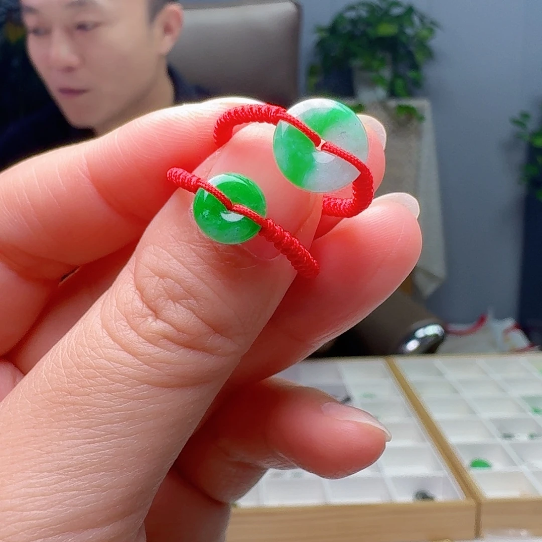 翡翠未镶嵌手链多样性发货其一