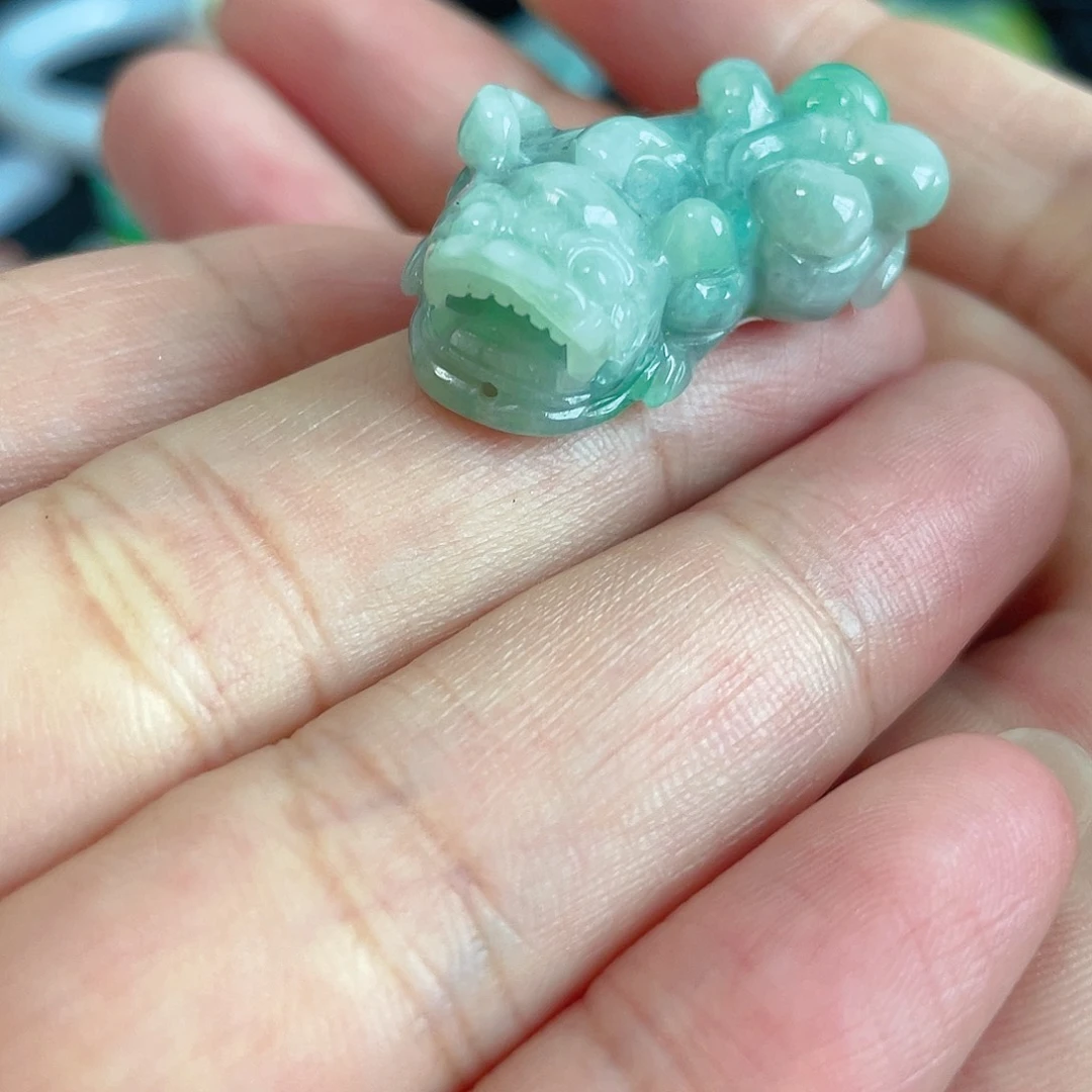 翡翠手镯未镶嵌翡翠99