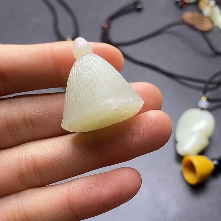 颈饰未镶嵌和田玉一****下