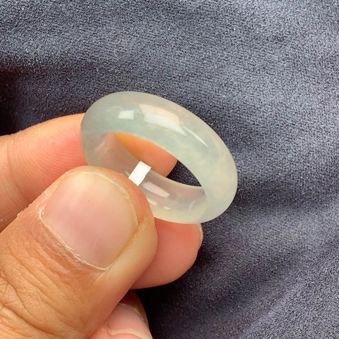 翡翠未镶嵌颈饰上新