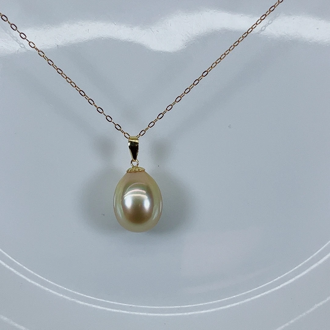 18K金镶嵌吊坠(赠链)海水珍珠