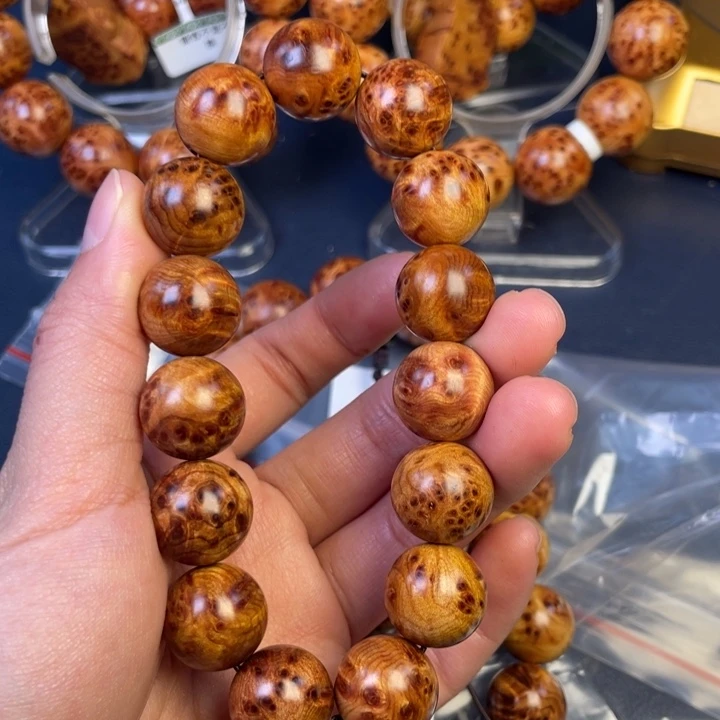 柏木（崖柏）把件15留疤三通