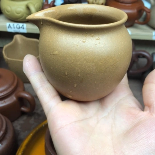 紫砂茶壶黄段泥公道杯180豪升左