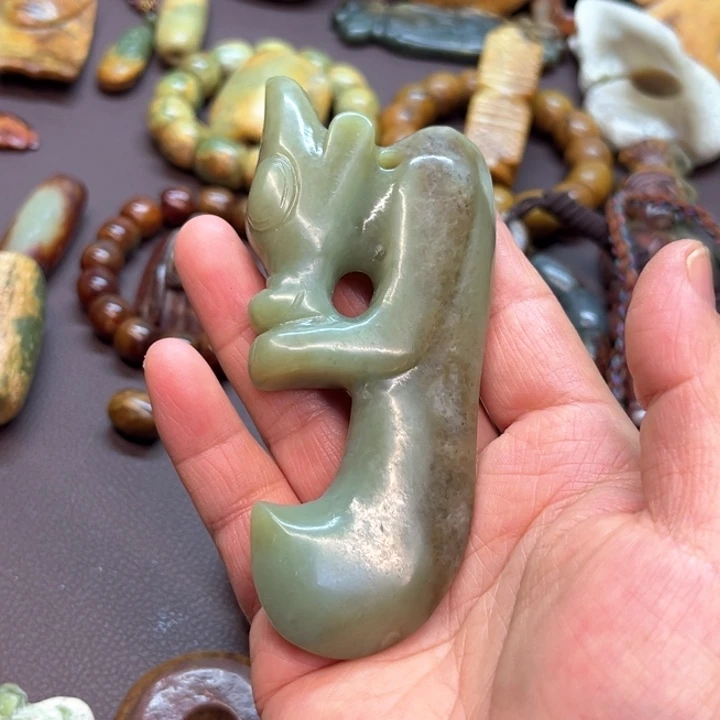 岫岩老玉（透闪石质玉）挂件未镶嵌烟****。