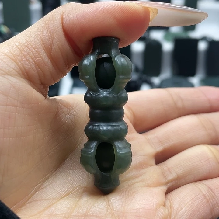 【闪购商品】颈饰未镶嵌和田玉（青玉）