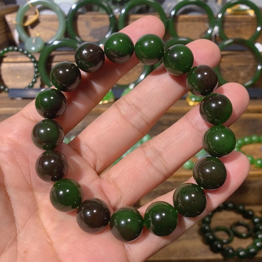 【闪购商品】吊坠(不含链)未镶嵌和田玉俄七聚红皮菠菜绿手串12