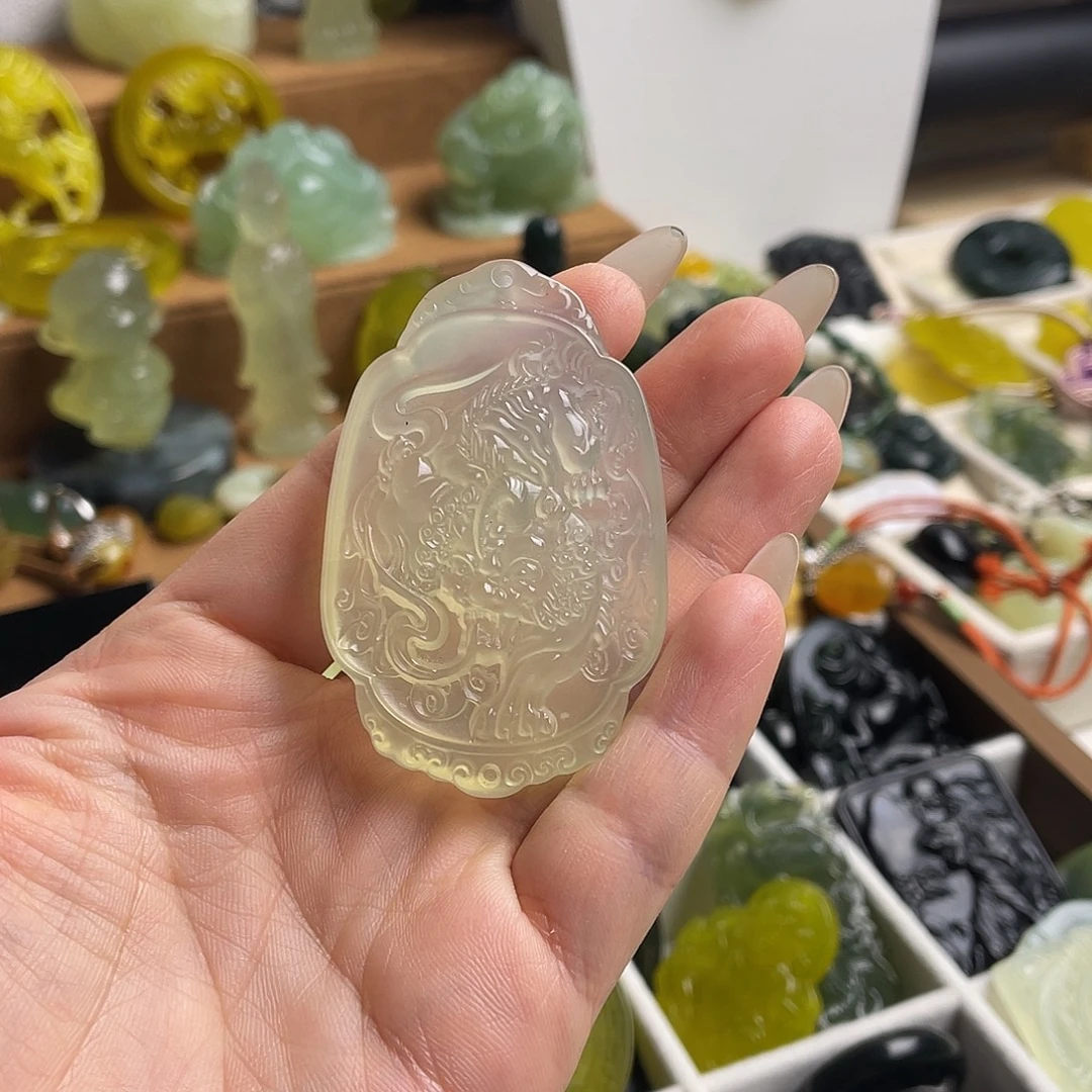 蛇纹石玉未镶嵌颈饰