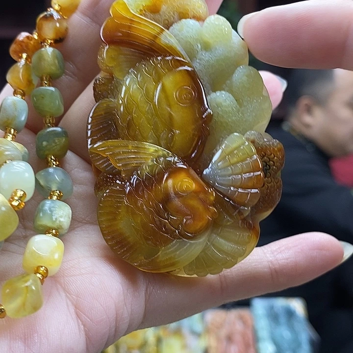 蛇纹石玉未镶嵌颈饰