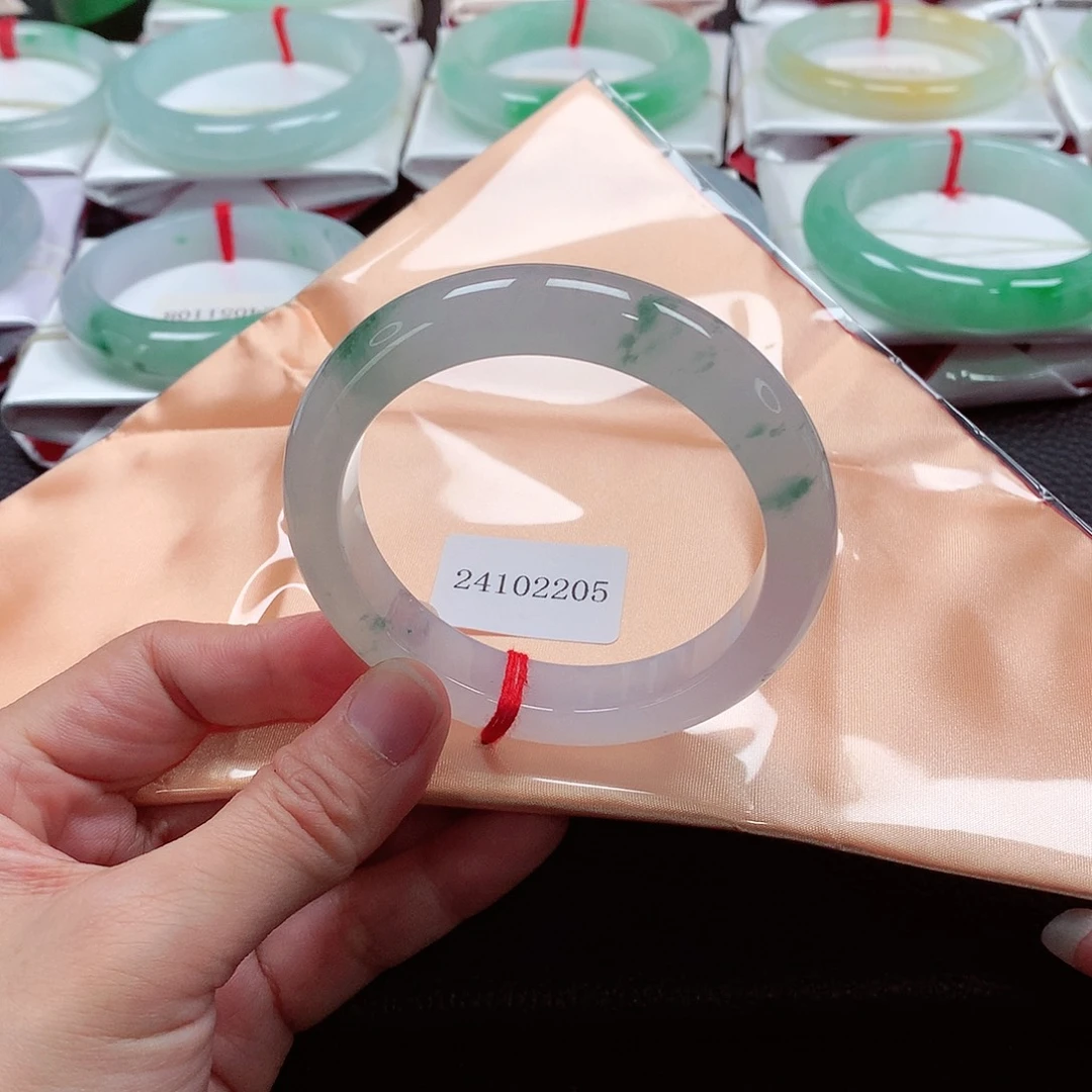 翡翠手镯未镶嵌天然翡翠A货手镯