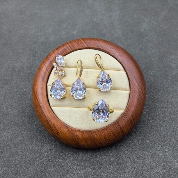 【绚丽多彩 光彩照人】套装 GDJ6198