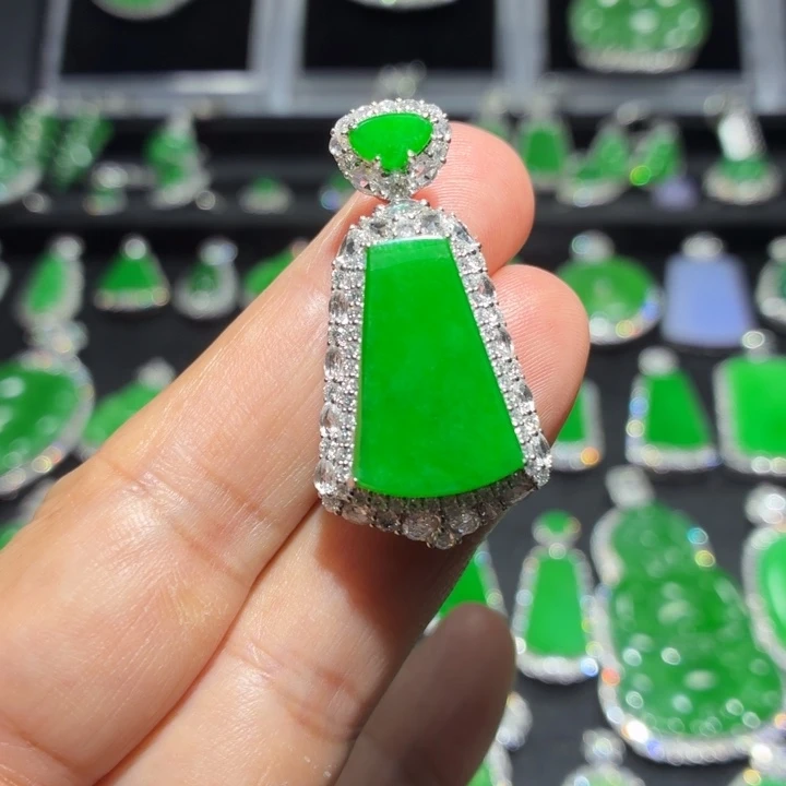 翡翠18K金镶嵌吊坠(不含链)