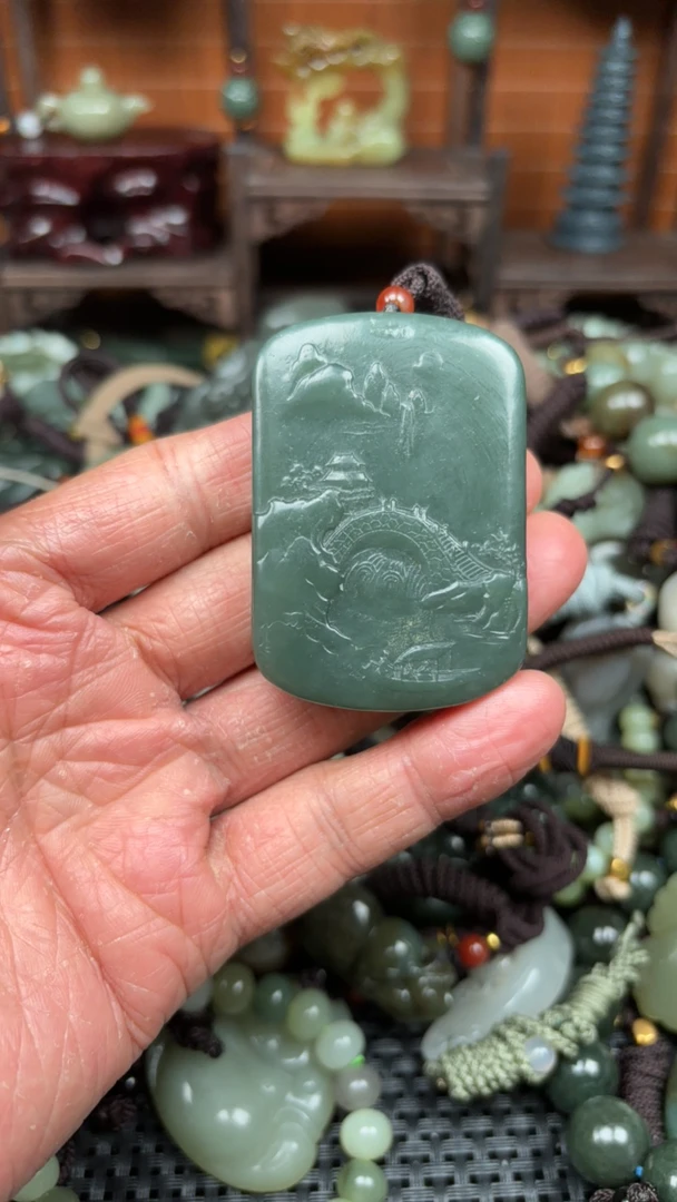 保真和田玉山水牌时尚吊坠百搭精雕拍一发一手工精致气质