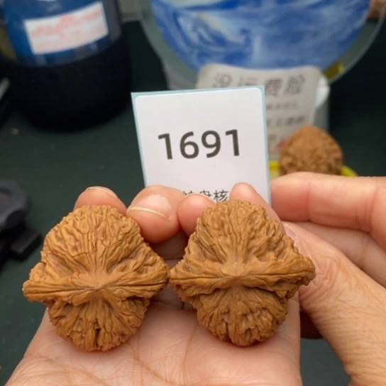 文玩核桃把件38南疆石1691
