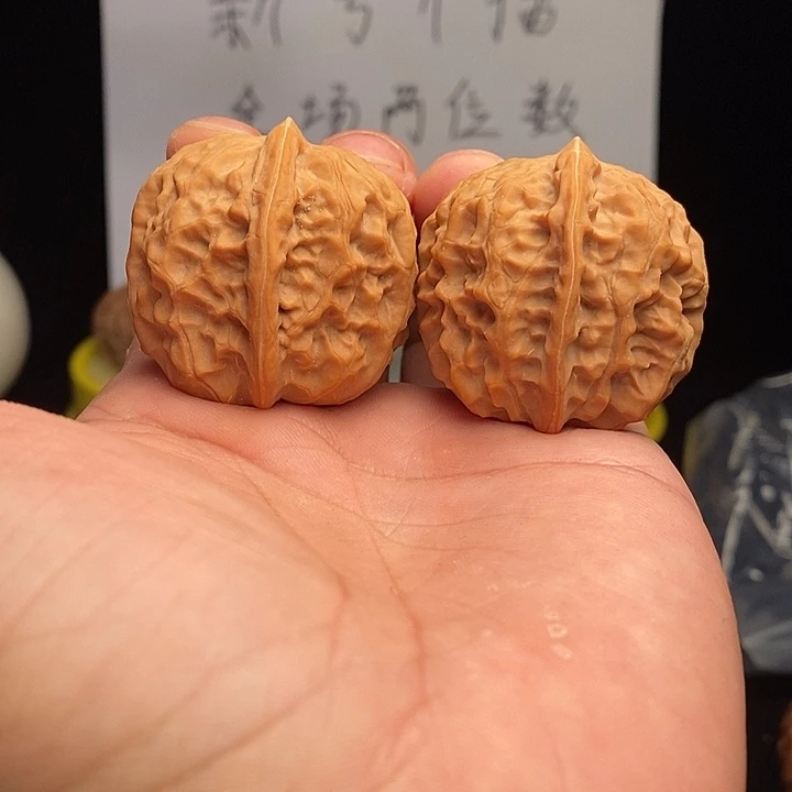 吊坠桃核黄松峪大漏40