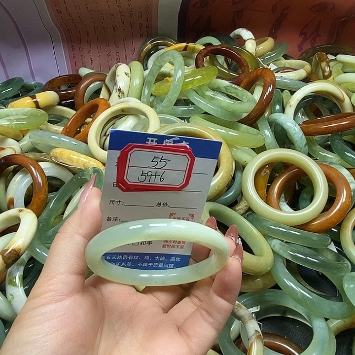 蛇纹石玉未镶嵌手镯55