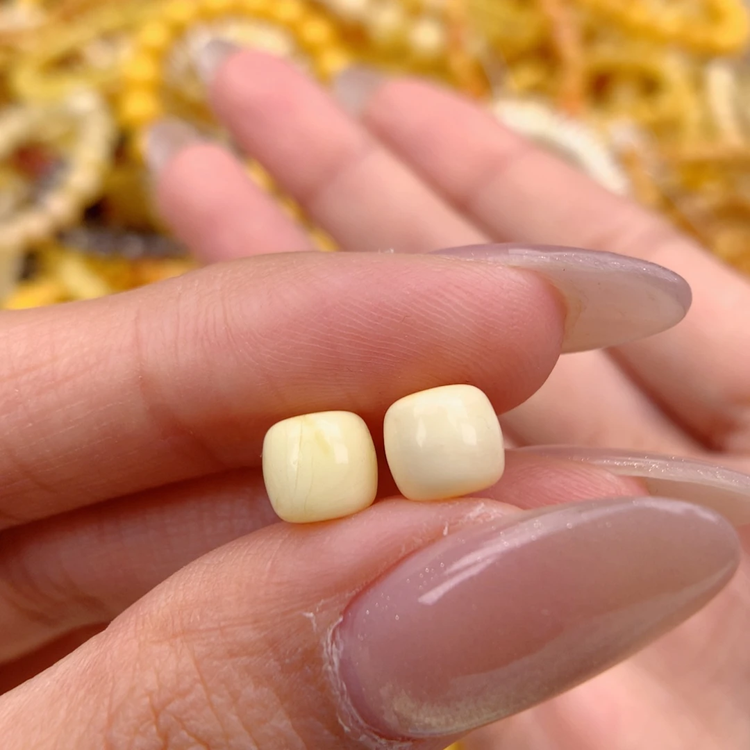 柒***坊琥珀未镶嵌珠宝奇石