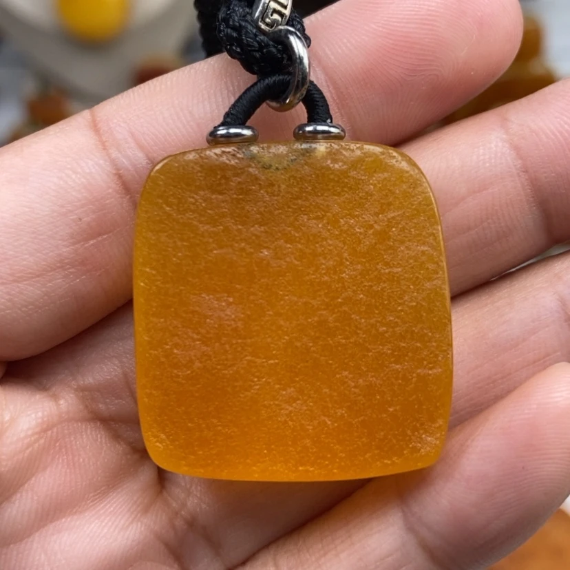 【闪购商品】琥珀颈饰未镶嵌