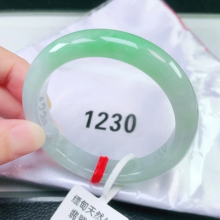 翡翠未镶嵌手镯1230