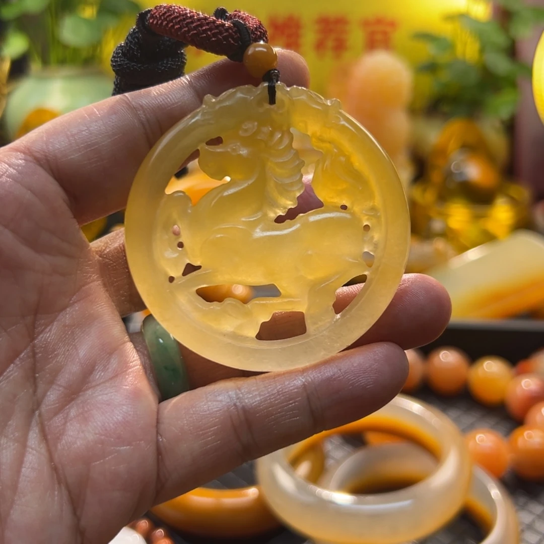 石英质玉未镶嵌颈饰