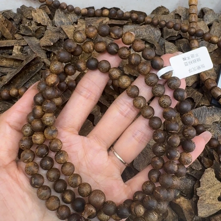 沉香手串虫漏沉浮一条