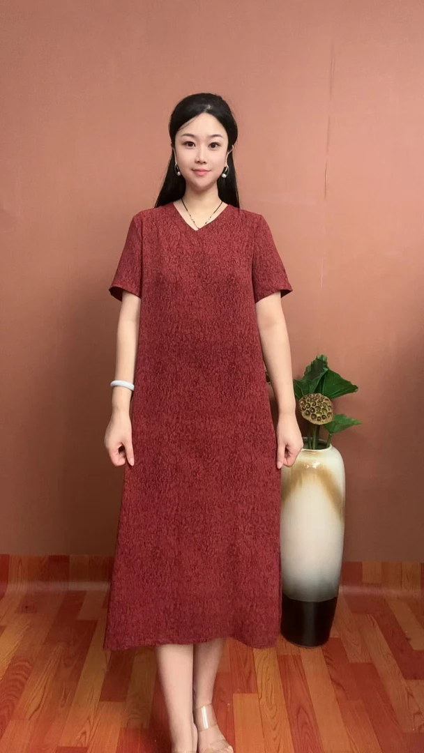 （安格拉红）2025夏季显瘦气质妈妈装v领时尚中老年连衣裙