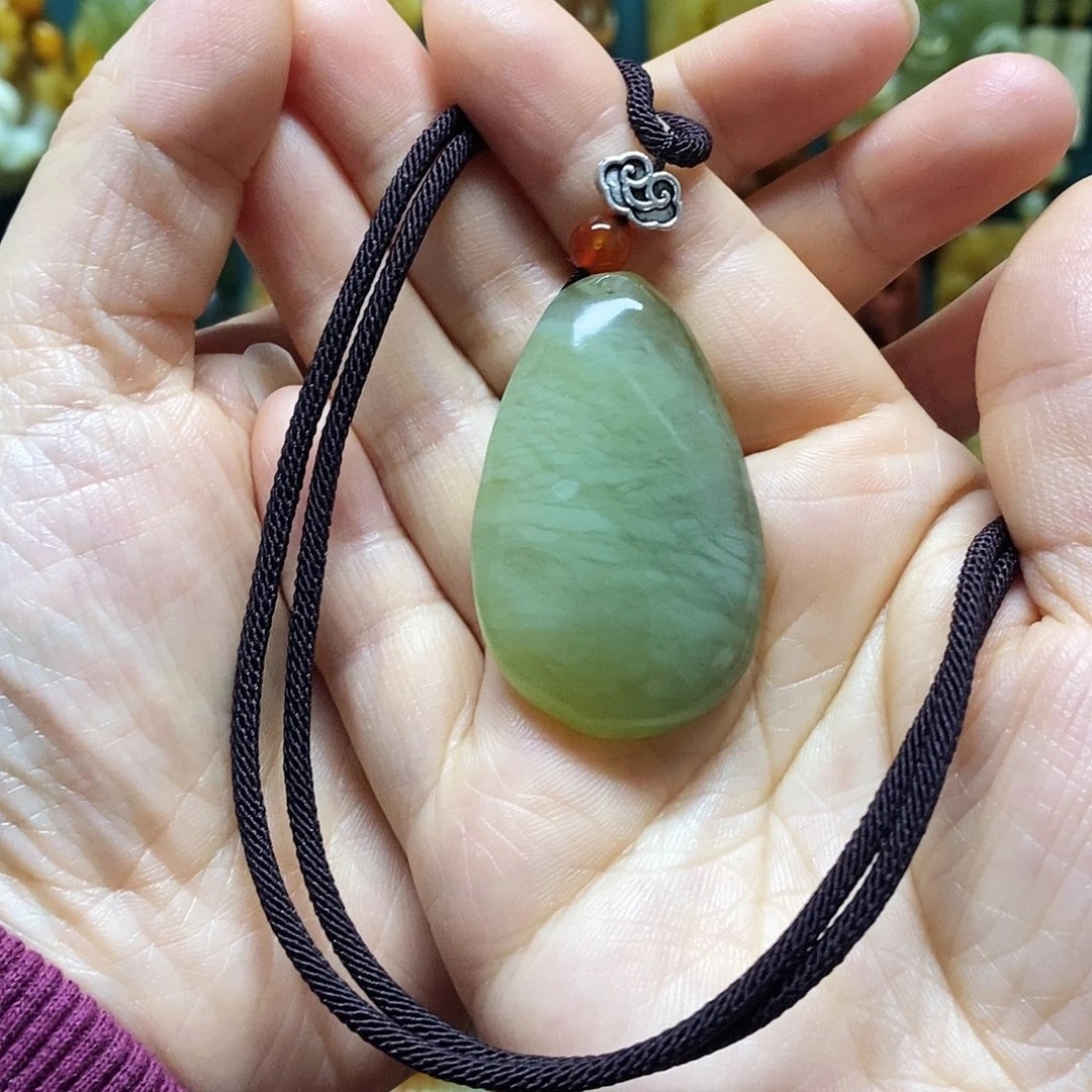 岫玉未镶嵌吊坠(赠链)