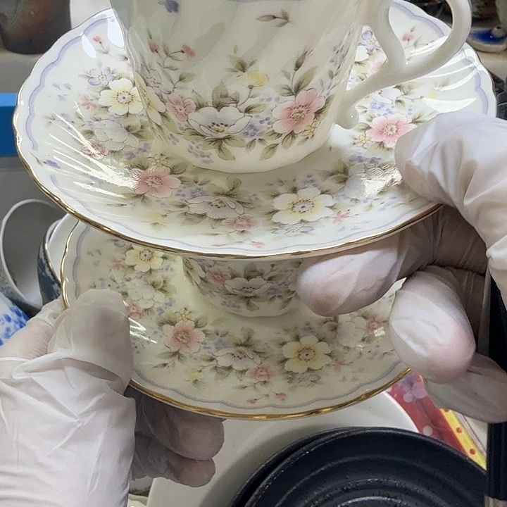 瓷片月****兔开播啦…开播啦