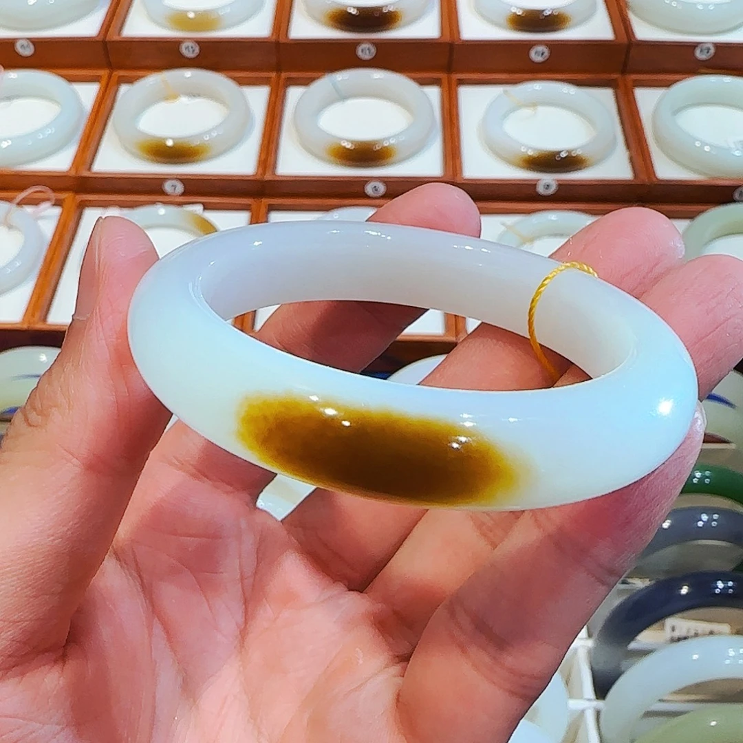 未镶嵌手镯和田玉且末一口老红糖51 52 53